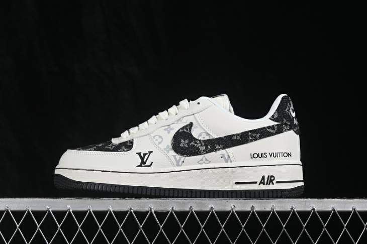 Picture of Air Force 1 _SKUfw23731749783682845fw